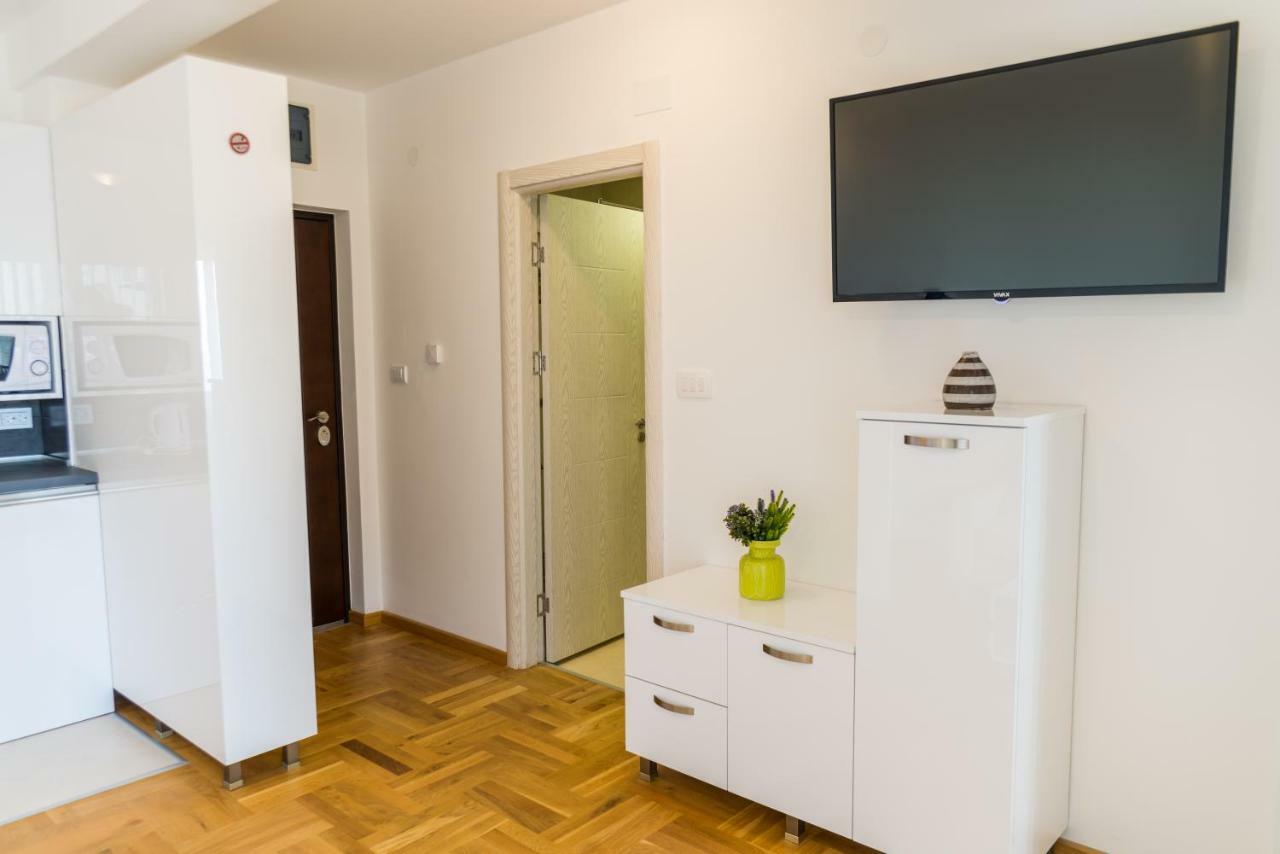 Apartmani "B-Elite" Budva Phòng bức ảnh